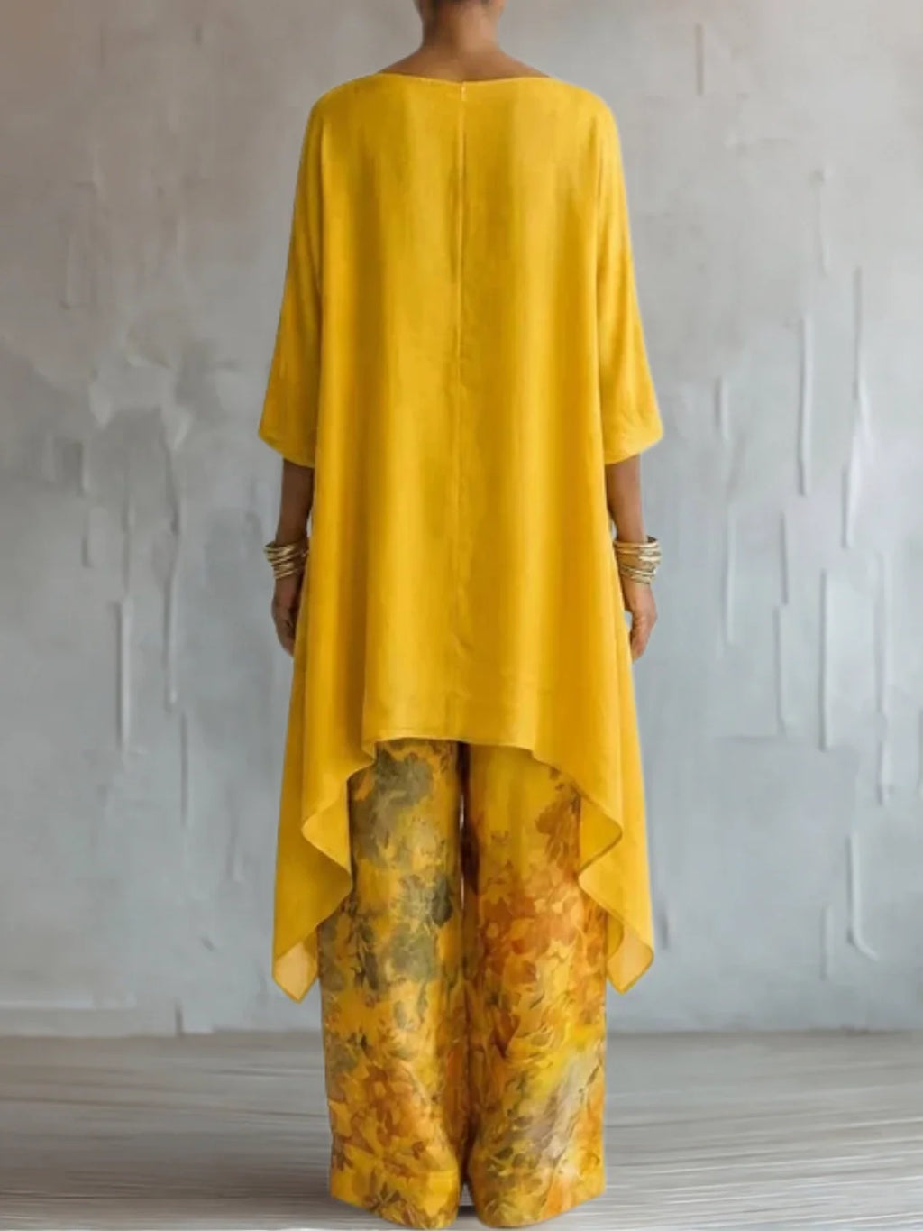 Gunilla | Flytande asymmetriskt blommigt set