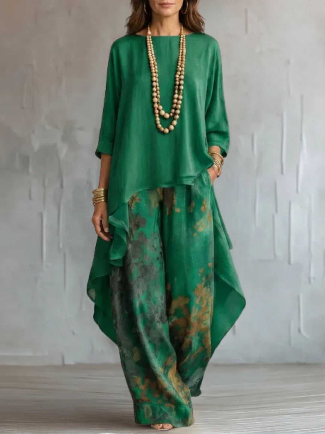 Gunilla | Flytande asymmetriskt blommigt set